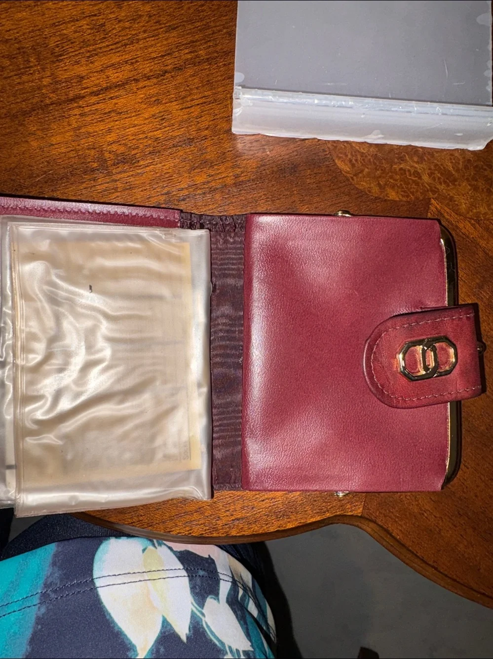 Baronet  small Leather wallet/kiss lock coin/Leather interior Vintage  gold tone